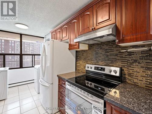 1412 - 4 Kings Cross Road, Brampton, ON - Indoor Photo Showing Kitchen