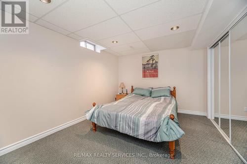 31 Newbury Crescent, Brampton, ON - Indoor Photo Showing Bedroom