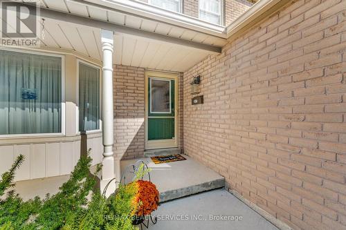 31 Newbury Crescent, Brampton, ON - Outdoor With Exterior