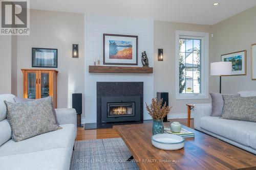 8 Erin Street, Halton Hills, ON - Indoor Photo Showing Living Room With Fireplace