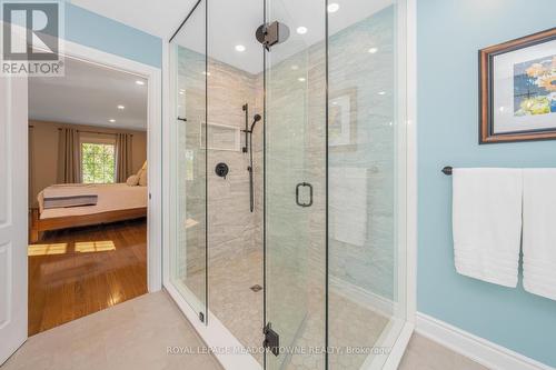 8 Erin Street, Halton Hills, ON - Indoor Photo Showing Bathroom