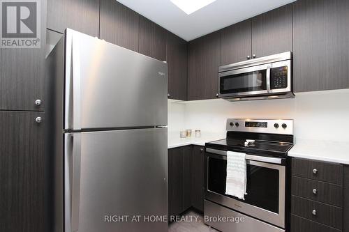 110 - 1555 Kingston Road, Pickering (Liverpool), ON - Indoor Photo Showing Kitchen