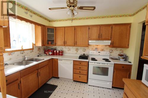 4 Alexander Street, Havelock-Belmont-Methuen (Havelock), ON - Indoor Photo Showing Kitchen With Double Sink