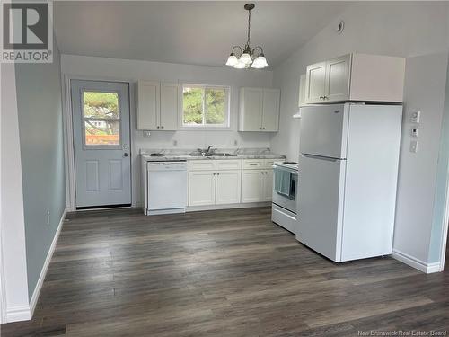 5 Belding Street, Lower Newcastle, NB - Indoor Photo Showing Kitchen