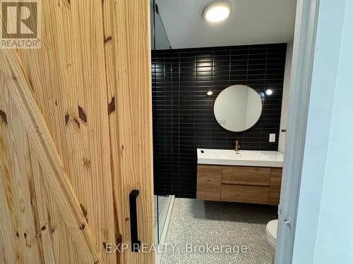 248 Montrose Road, Belleville, ON - Indoor Photo Showing Bathroom