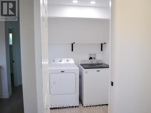 248 Montrose Road, Belleville, ON - Indoor Photo Showing Laundry Room