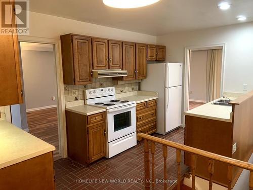 17 Palomino Crescent, Toronto, ON - Indoor Photo Showing Kitchen