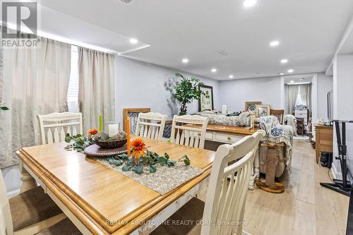 136 Brantdale Avenue, Hamilton, ON - Indoor Photo Showing Dining Room