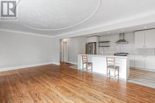 136 Brantdale Avenue, Hamilton, ON - Indoor Photo Showing Kitchen