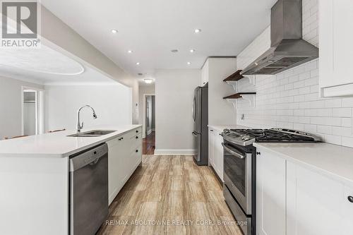 136 Brantdale Avenue, Hamilton, ON - Indoor Photo Showing Kitchen With Stainless Steel Kitchen With Double Sink With Upgraded Kitchen