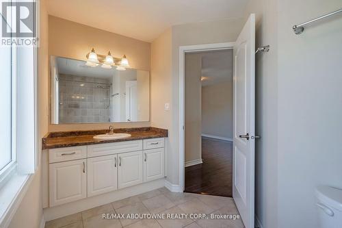 357 Snoek Point, Milton, ON - Indoor Photo Showing Bathroom