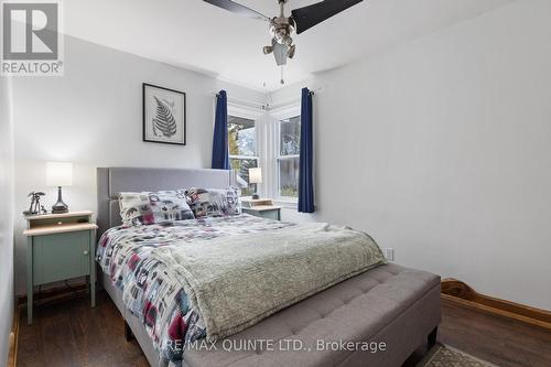 484 Bridge Street E, Belleville, ON - Indoor Photo Showing Bedroom