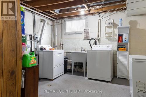 484 Bridge Street E, Belleville, ON - Indoor Photo Showing Laundry Room