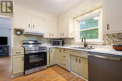 484 Bridge Street E, Belleville, ON - Indoor Photo Showing Kitchen With Double Sink