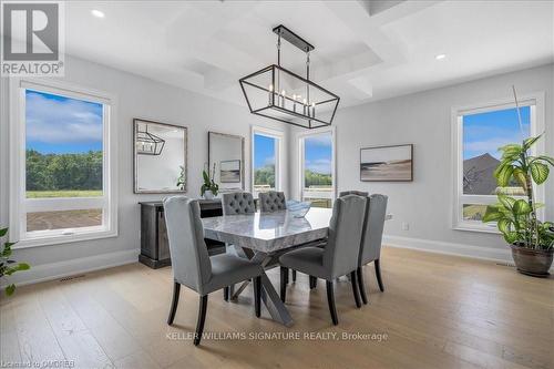 37 Eleventh Road, Hamilton, ON - Indoor Photo Showing Dining Room