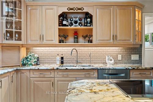 181 Lakeshore Road, St. Catharines, ON - Indoor Photo Showing Kitchen With Upgraded Kitchen