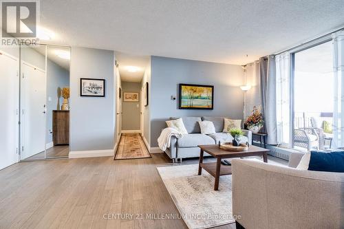 1120 - 1625 Bloor Street E, Mississauga, ON - Indoor Photo Showing Living Room