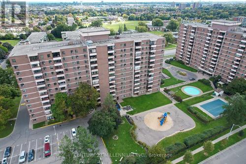 1120 - 1625 Bloor Street E, Mississauga, ON - Outdoor With View