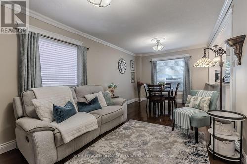 671 Fothergill Boulevard, Burlington, ON - Indoor Photo Showing Living Room