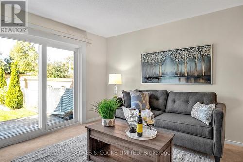 1409 Lillico Crescent, Peterborough (Monaghan), ON - Indoor Photo Showing Living Room