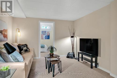 1409 Lillico Crescent, Peterborough (Monaghan), ON - Indoor Photo Showing Living Room