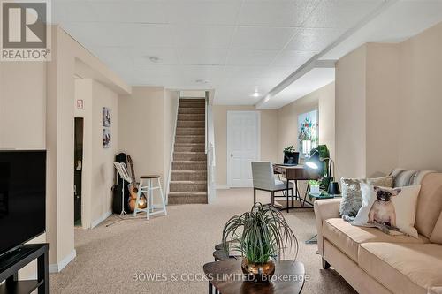 1409 Lillico Crescent, Peterborough (Monaghan), ON - Indoor Photo Showing Living Room