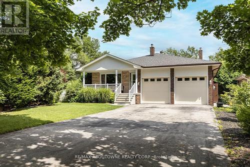 2254 Yates Court, Oakville, ON - Outdoor With Facade