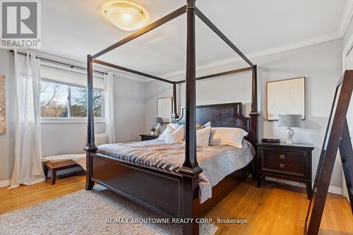 2254 Yates Court, Oakville, ON - Indoor Photo Showing Bedroom