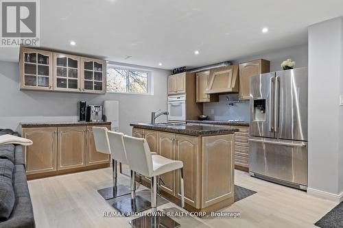 2254 Yates Court, Oakville, ON - Indoor Photo Showing Kitchen