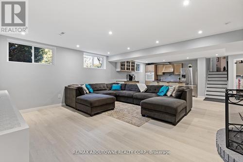 2254 Yates Court, Oakville, ON - Indoor