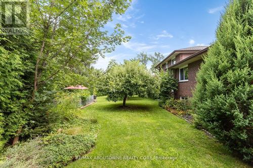 2254 Yates Court, Oakville, ON - Outdoor