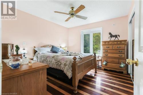 582815 Sideroad 9B, Chatsworth (Twp), ON - Indoor Photo Showing Bedroom