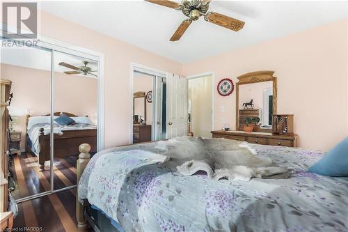 582815 Sideroad 9B, Chatsworth (Twp), ON - Indoor Photo Showing Bedroom