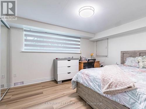 392 Wilson Drive W, Milton, ON - Indoor Photo Showing Bedroom