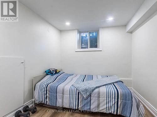 392 Wilson Drive W, Milton, ON - Indoor Photo Showing Bedroom