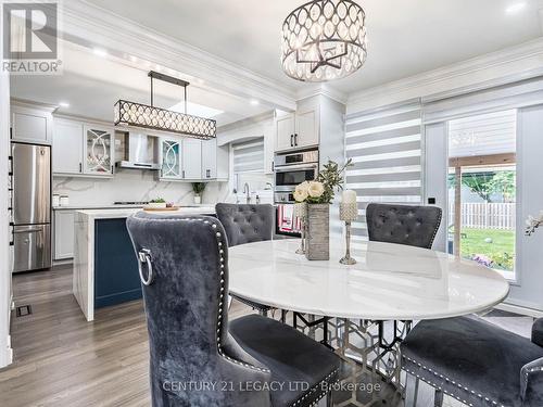 392 Wilson Drive W, Milton, ON - Indoor Photo Showing Dining Room