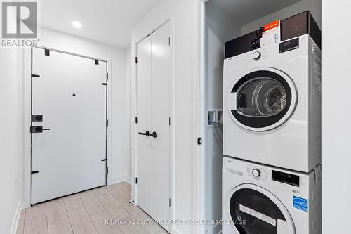 3811 - 55 Charles Street E, Toronto, ON - Indoor Photo Showing Laundry Room