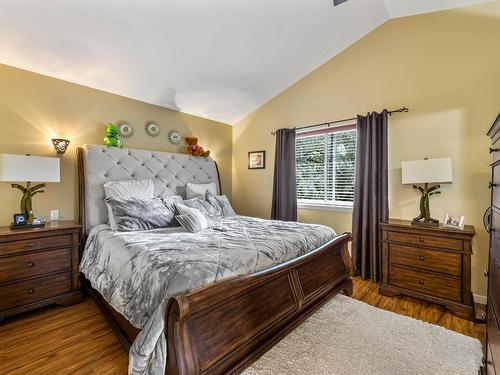 829 Dunrobin Drive, Kamloops, BC - Indoor Photo Showing Bedroom