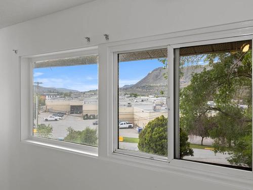 2173 Glenwood Drive, Kamloops, BC - Indoor Photo Showing Other Room