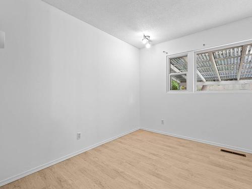 2173 Glenwood Drive, Kamloops, BC - Indoor Photo Showing Other Room