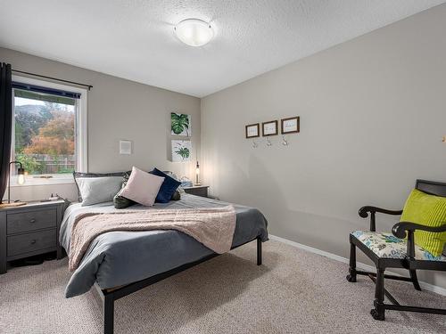 105 Puett Ranch Road, Kamloops, BC - Indoor Photo Showing Bedroom