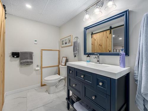 105 Puett Ranch Road, Kamloops, BC - Indoor Photo Showing Bathroom