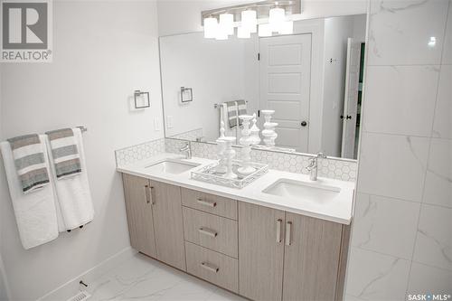 210 Sharma Lane, Saskatoon, SK - Indoor Photo Showing Bathroom