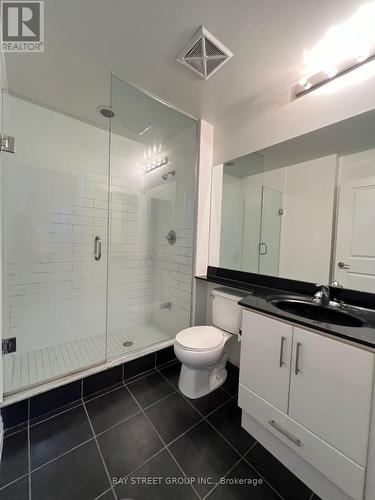 1909 - 30 Herons Hill Way, Toronto, ON - Indoor Photo Showing Bathroom