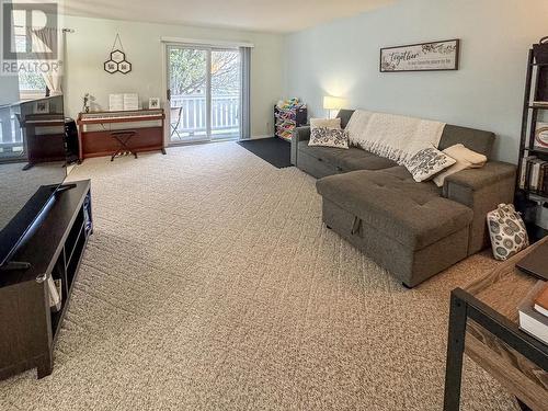 2401 12Th  N Street Unit# 6, Cranbrook, BC - Indoor Photo Showing Living Room