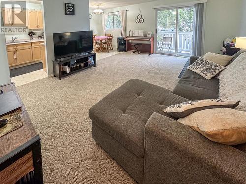 2401 12Th  N Street Unit# 6, Cranbrook, BC - Indoor Photo Showing Living Room