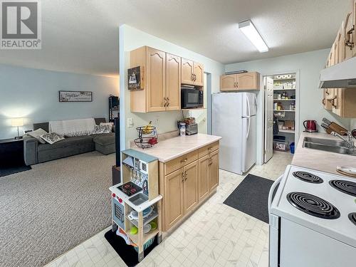 2401 12Th  N Street Unit# 6, Cranbrook, BC - Indoor Photo Showing Kitchen