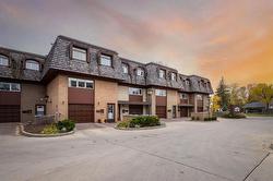 5 341 Westwood Drive  Winnipeg, MB R3K 1G4