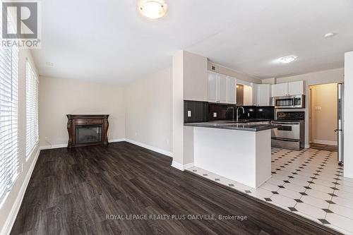 5 - 312 Reynolds Street, Oakville, ON - Indoor Photo Showing Kitchen With Fireplace