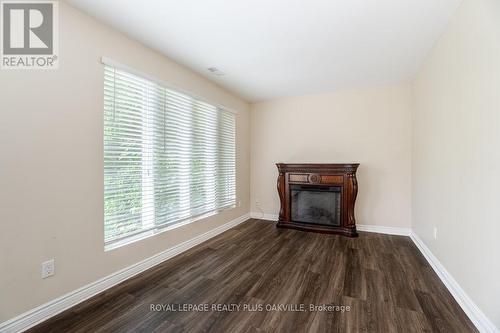 5 - 312 Reynolds Street, Oakville, ON - Indoor Photo Showing Living Room With Fireplace